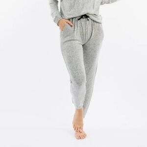 ZYIA Ash Lounge Boyfriend Sweats (M) Item 3092